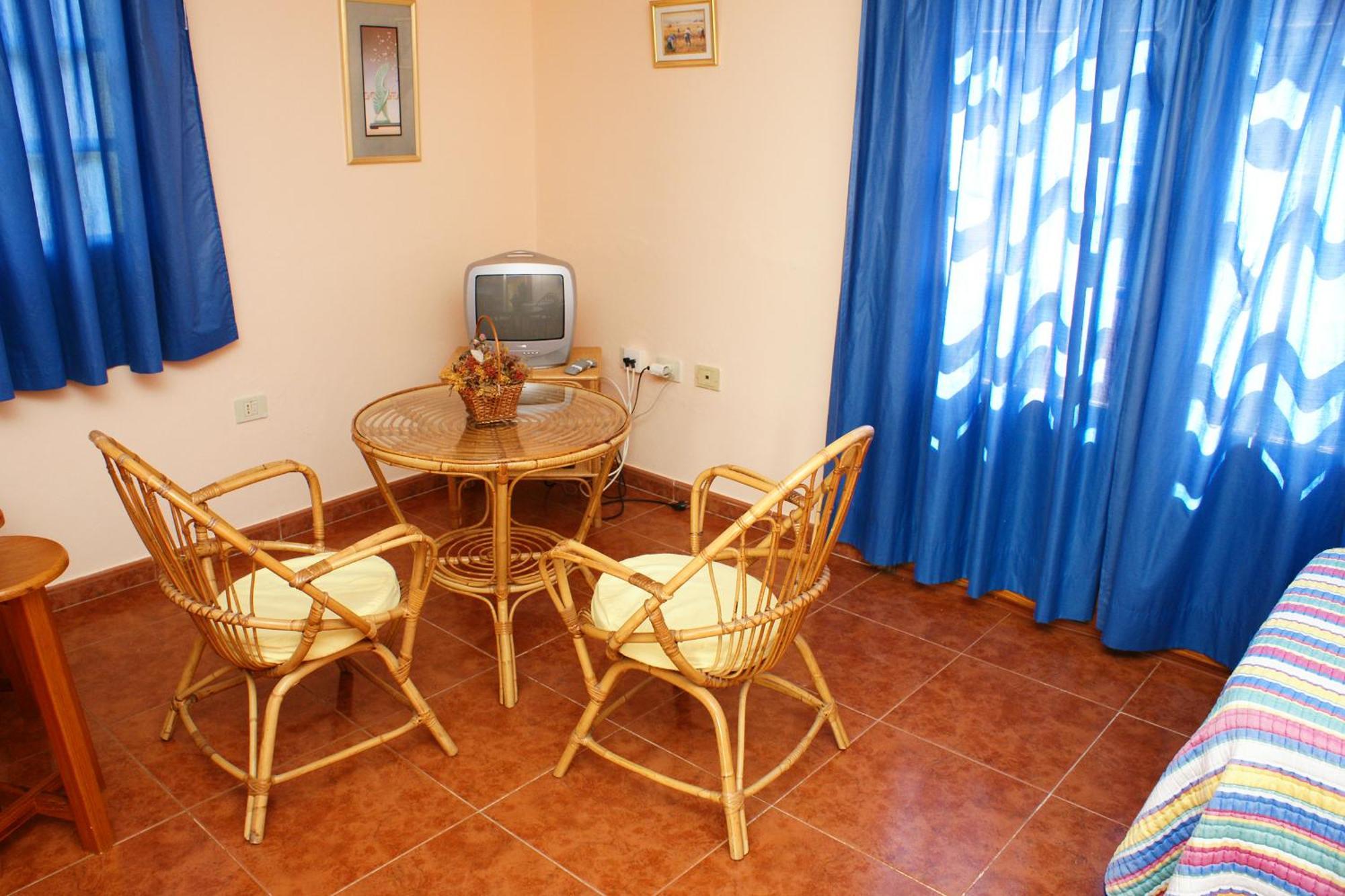 חוף ואיה גראן ריי Apartamentos Nelly חדר תמונה