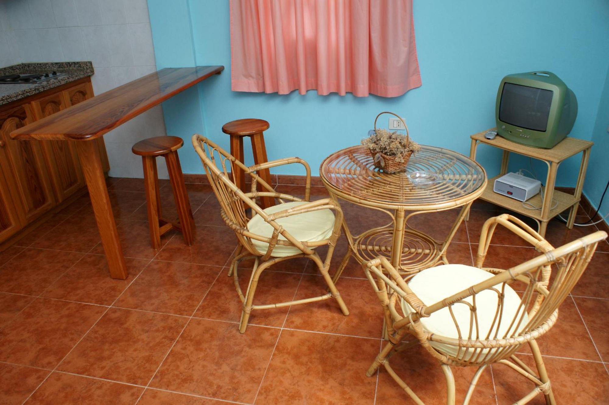 חוף ואיה גראן ריי Apartamentos Nelly חדר תמונה